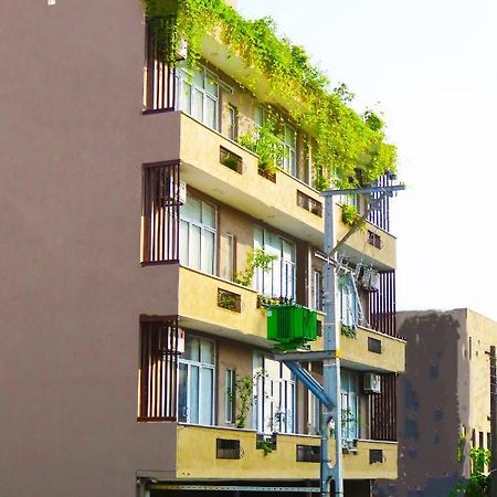 Vivas Residencies Luxury Apartments Дехивала-Маунт-Лавиния Экстерьер фото
